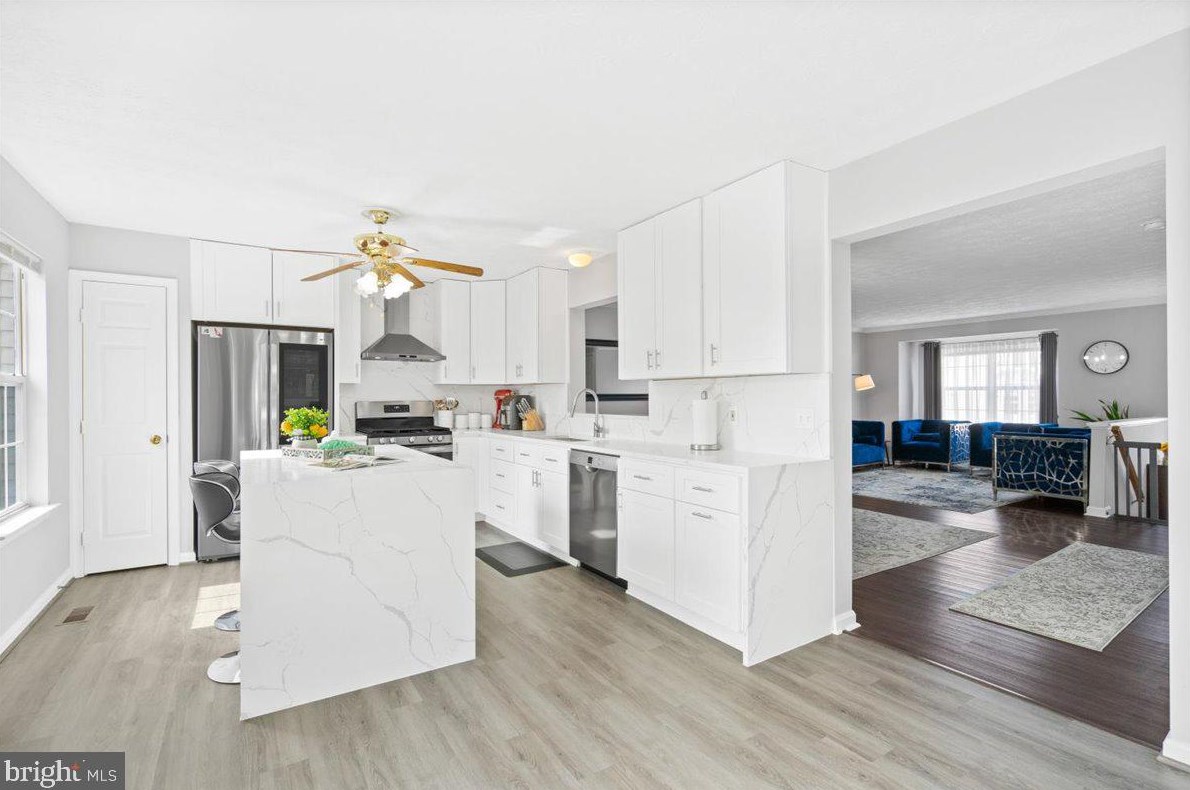 104 W Park Dr, Stafford, VA 22554