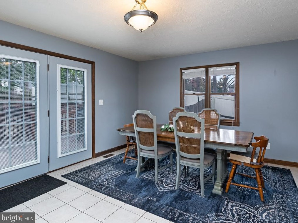 2004 State Room Dr, Stafford VA  22554-2322 exterior