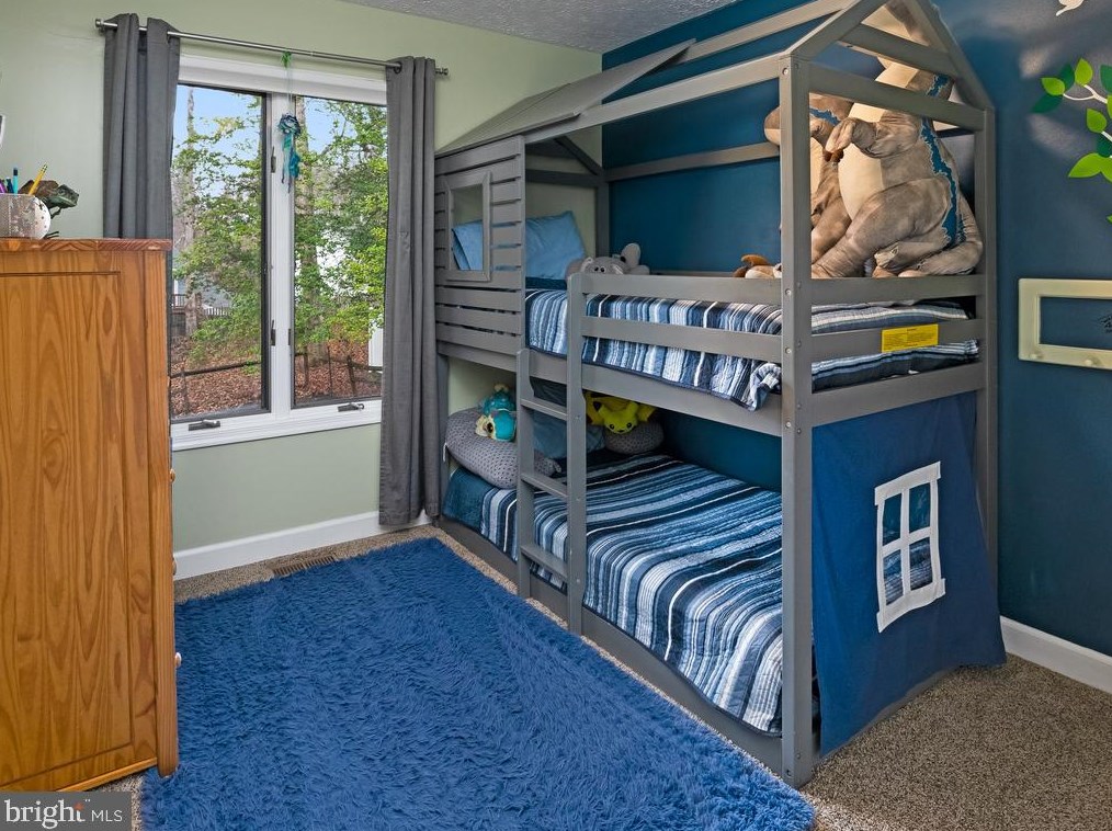 2004 State Room Dr, Stafford VA  22554-2322 exterior