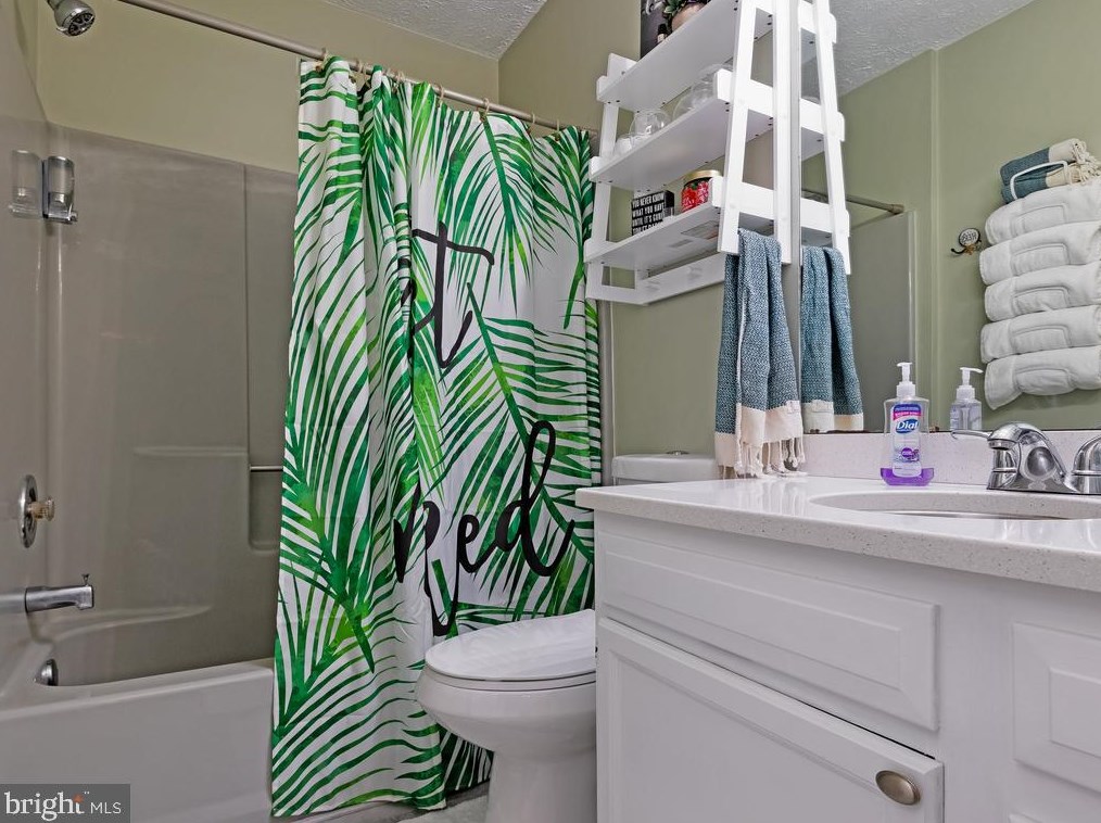 2004 State Room Dr, Stafford VA  22554-2322 exterior