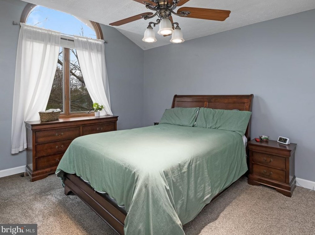 2004 State Room Dr, Stafford VA  22554-2322 exterior