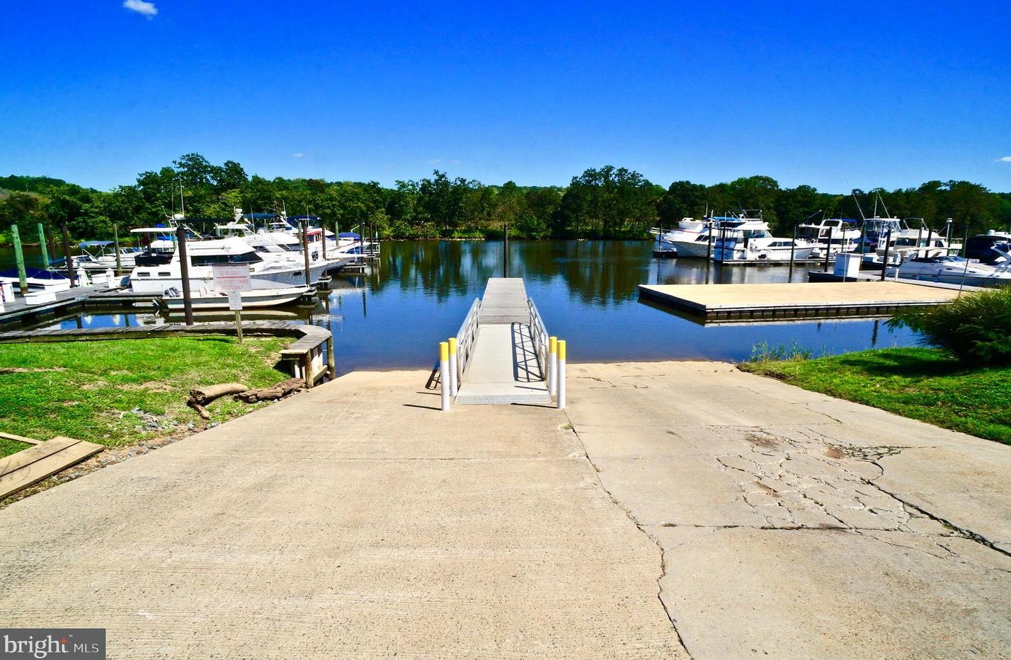 2004 State Room Dr, Stafford VA  22554-2322 exterior