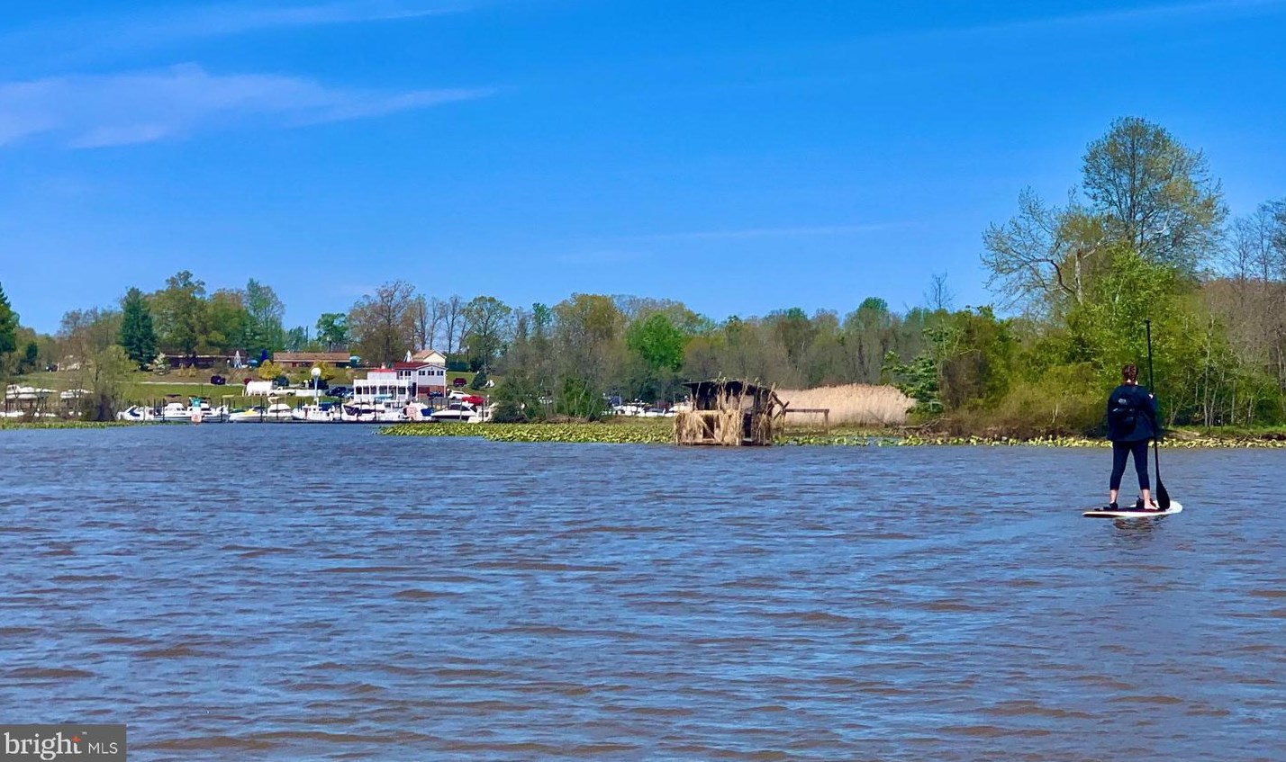 2004 State Room Dr, Stafford VA  22554-2322 exterior