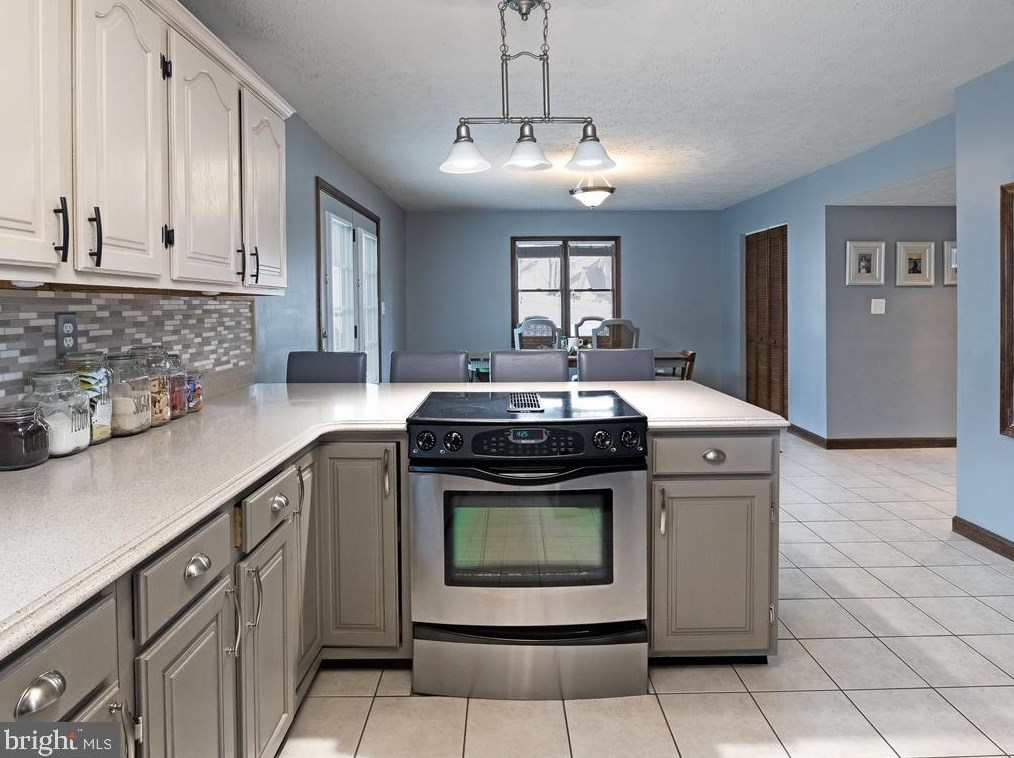 2004 State Room Dr, Stafford VA  22554-2322 exterior