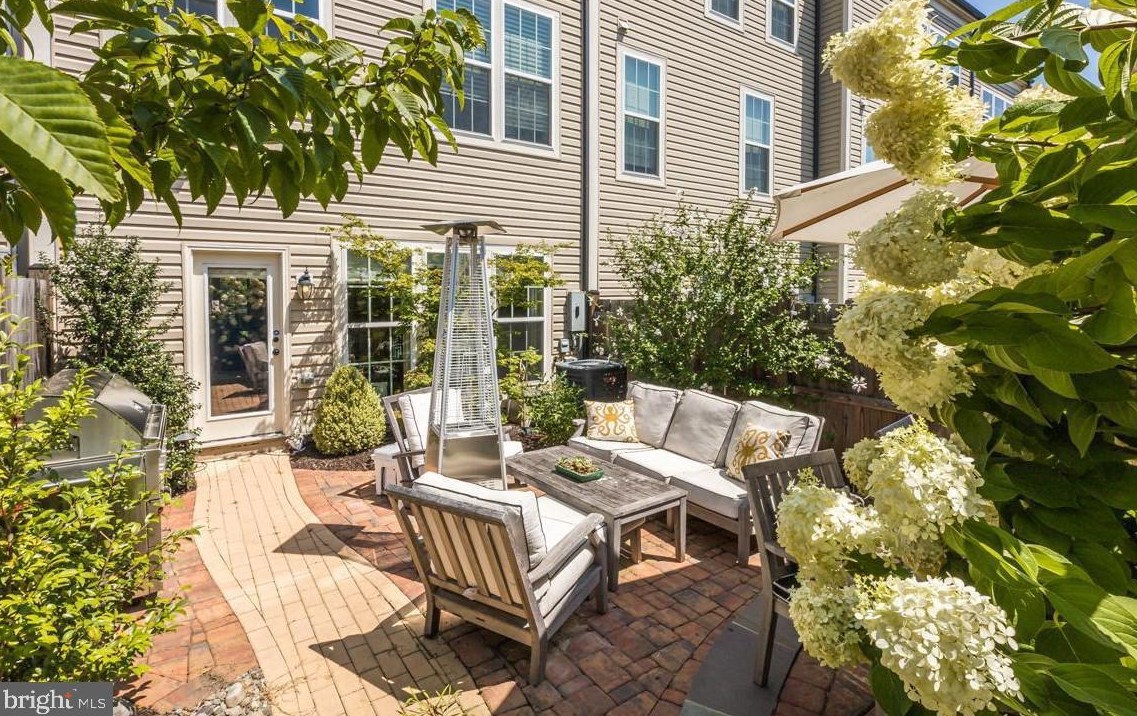 123 Almond Dr, Stafford VA 22554-2537 exterior