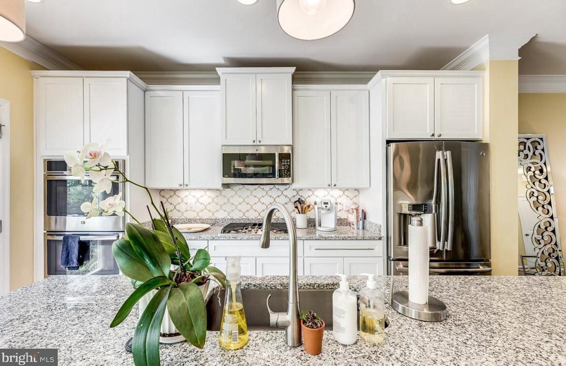 123 Almond Dr, Stafford VA 22554-2537 exterior