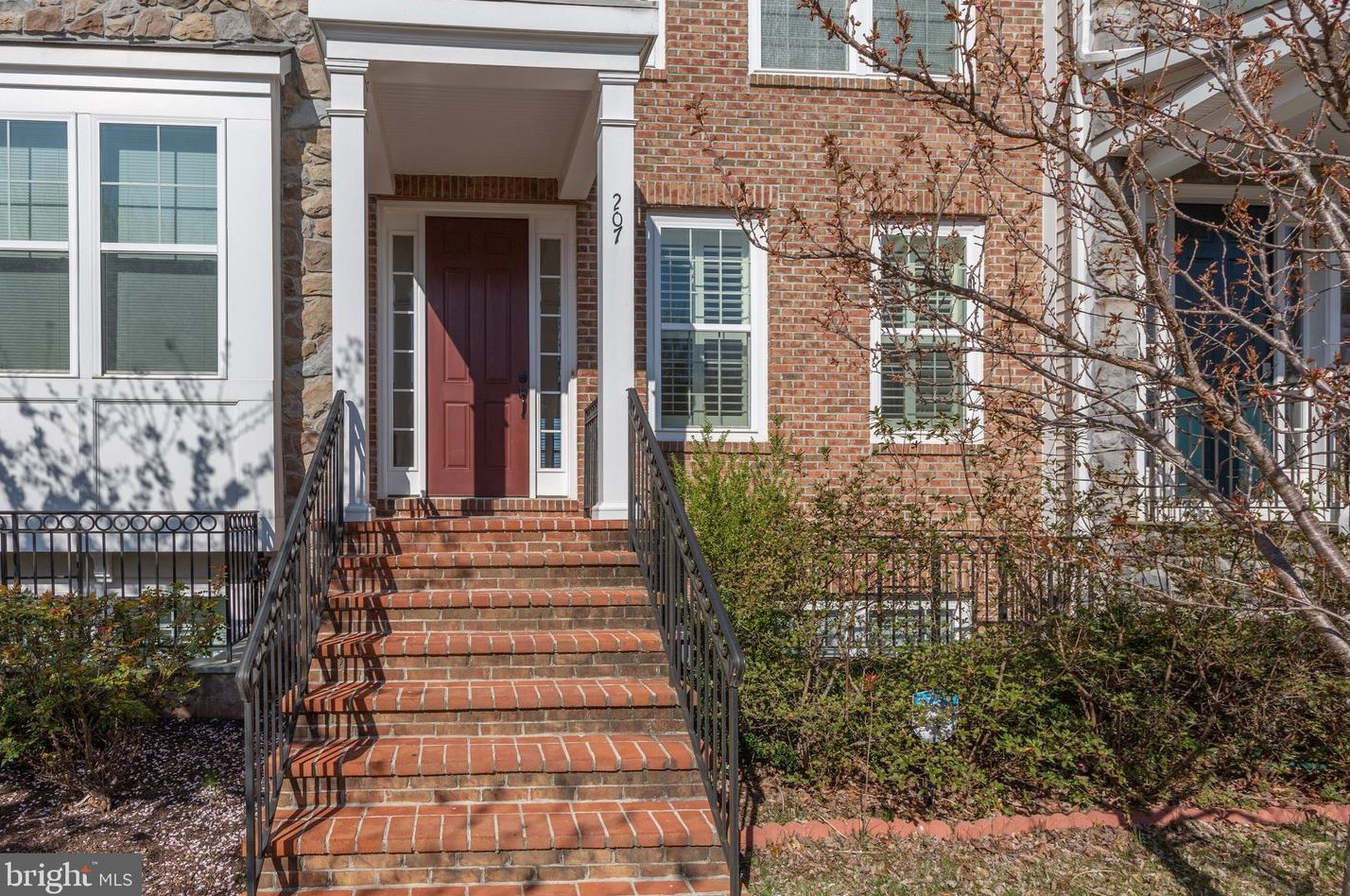 207 Apricot St, Stafford VA  22554-2500 exterior