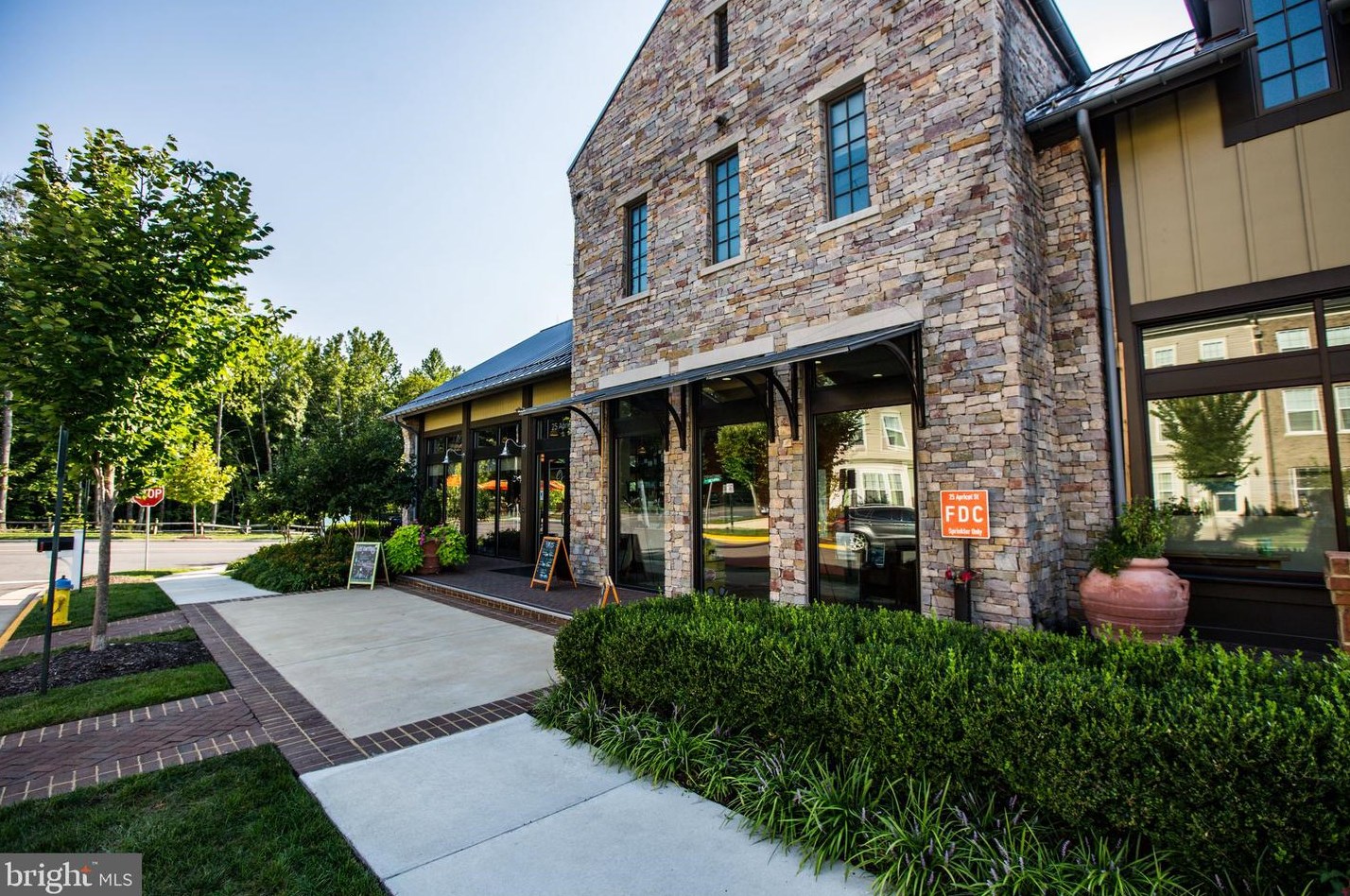 207 Apricot St, Stafford VA  22554-2500 exterior