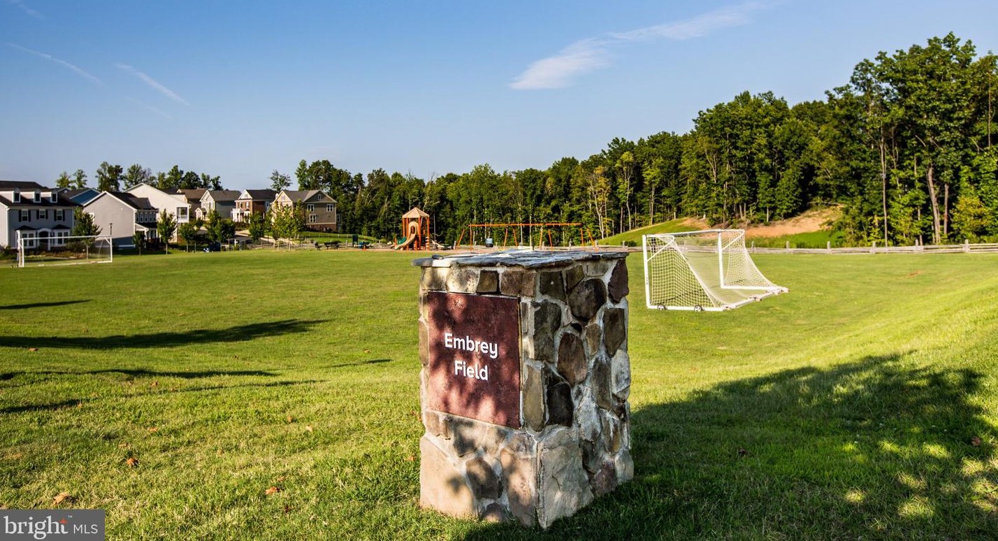 207 Apricot St, Stafford VA  22554-2500 exterior