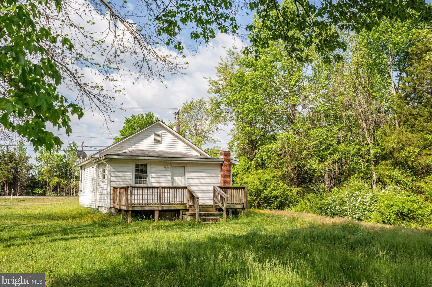 1360 Warrenton Rd, Fredericksburg, VA 22406