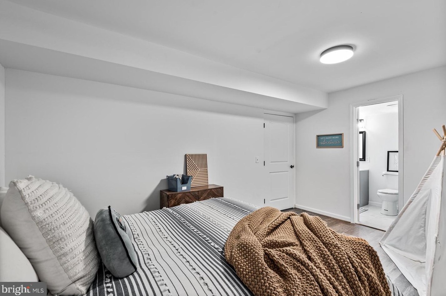 1011 Aquia Dr, Stafford VA  22554-1940 exterior