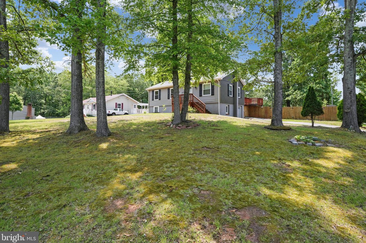 18 Ash Ln, Stafford VA  22556-1272 exterior