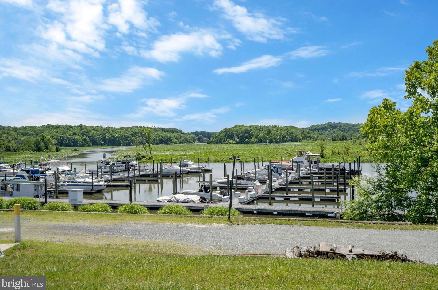 1101 Cape Cod Dr, Stafford VA  22554-2121 exterior