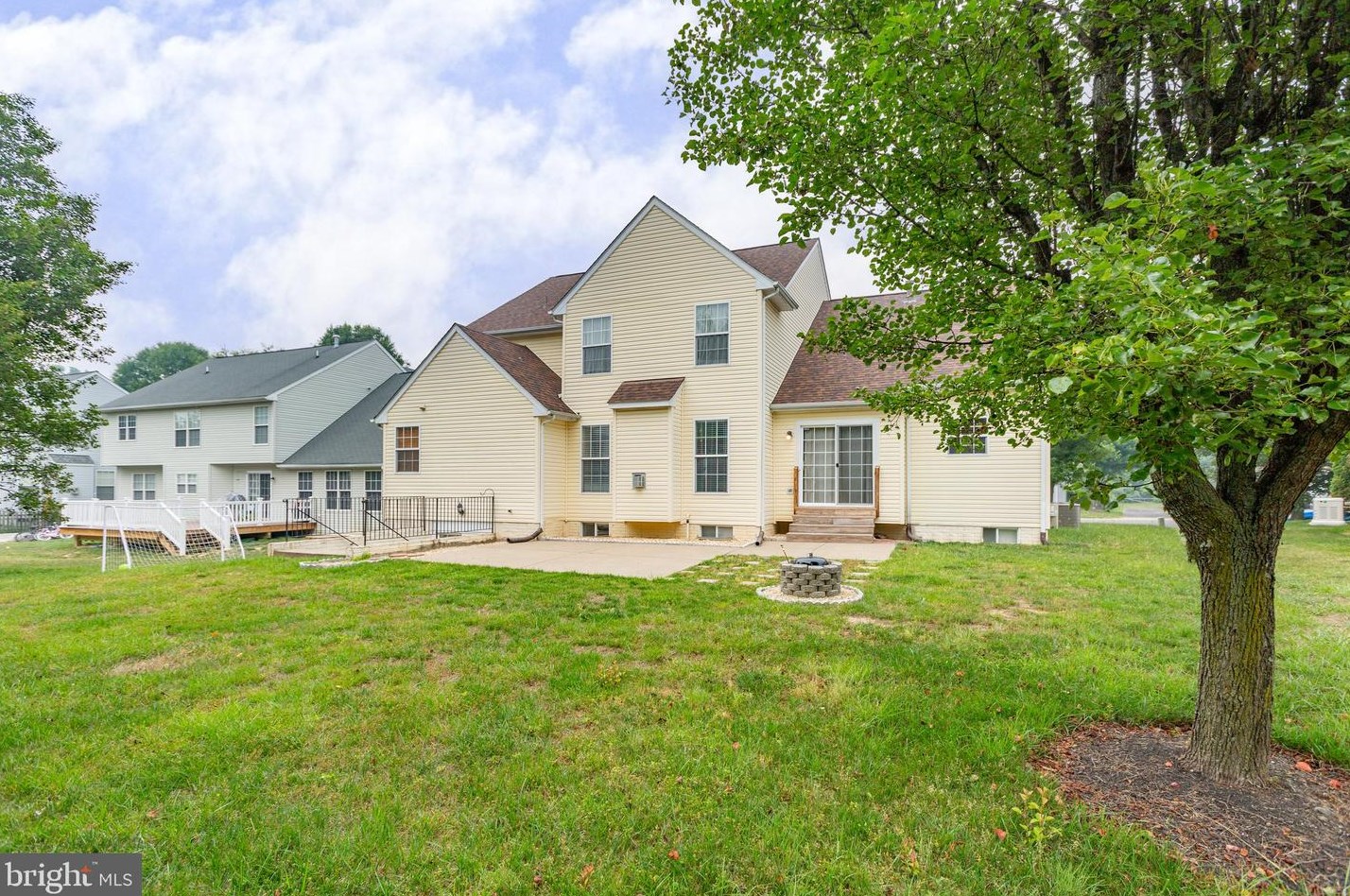 35 Morningmist Dr, Fredericksburg, VA 22406
