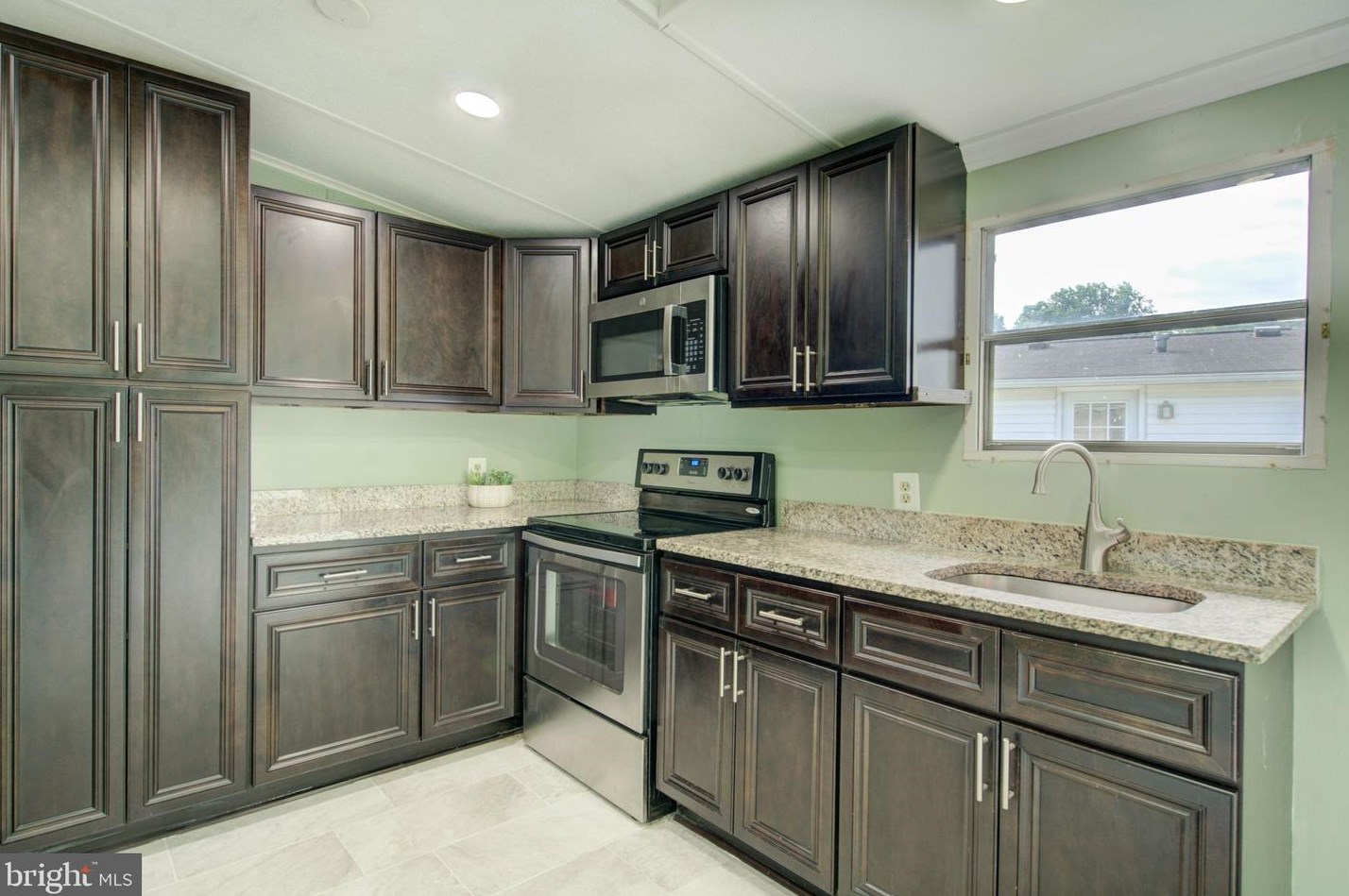 41 Draper Cir, Stafford VA 22554-4754 exterior