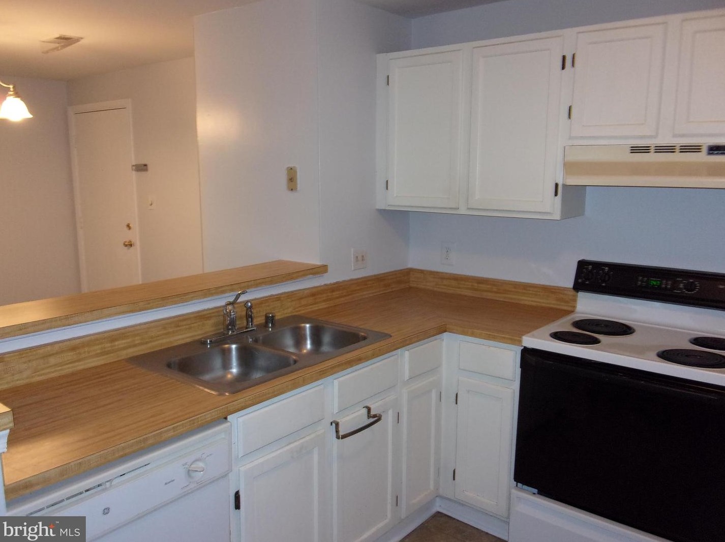 100 Chesterfield Ln #103, Stafford, VA 22556