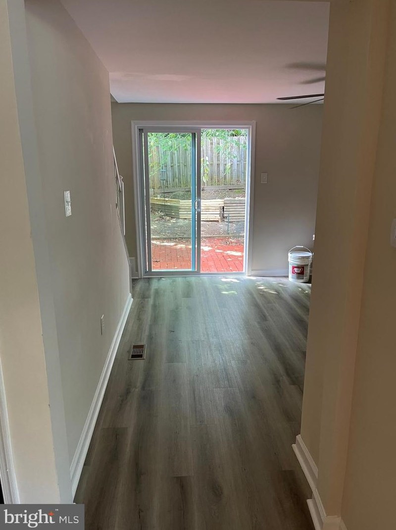 303 Carnaby St, Stafford VA 22554-8415 exterior