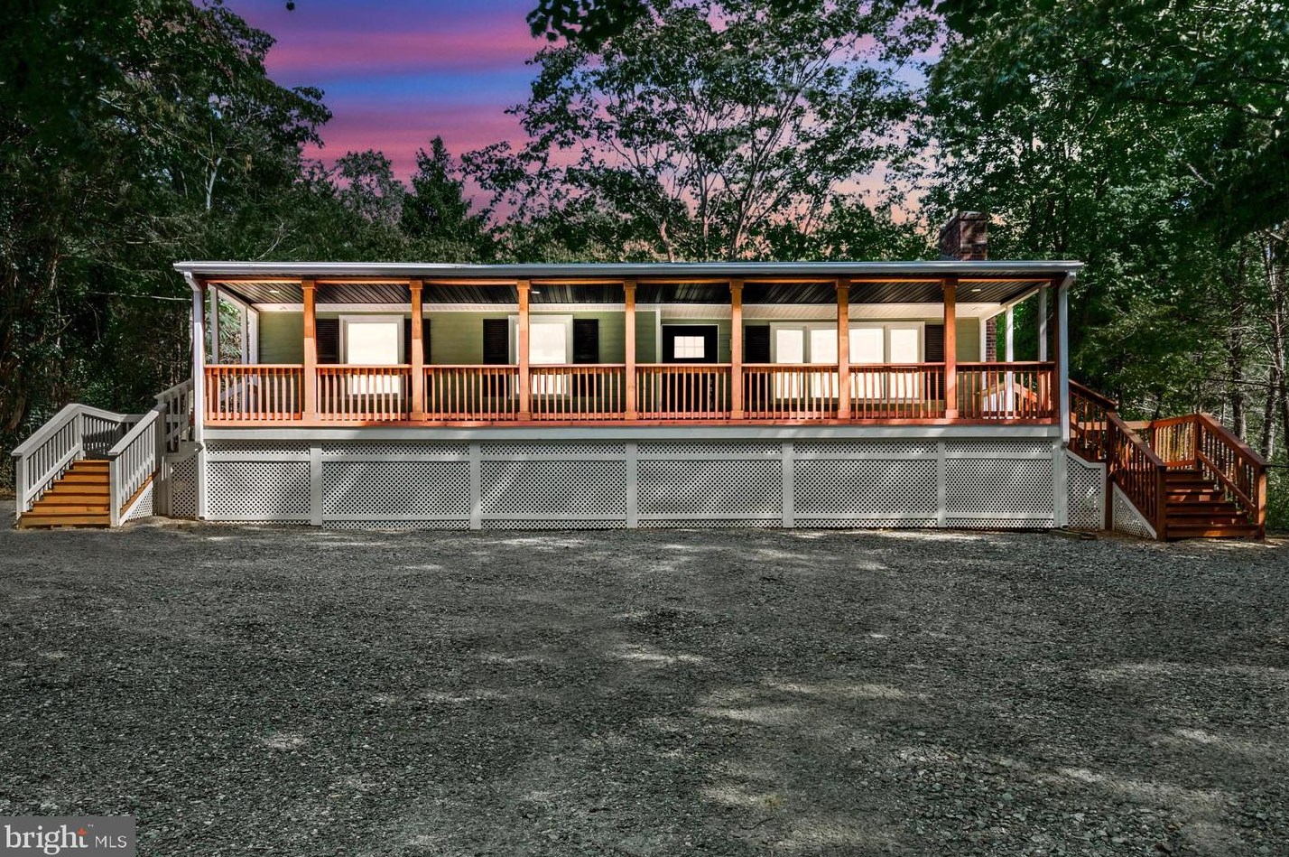 29 Whispering Oaks Ln, Fredericksburg, VA 22406