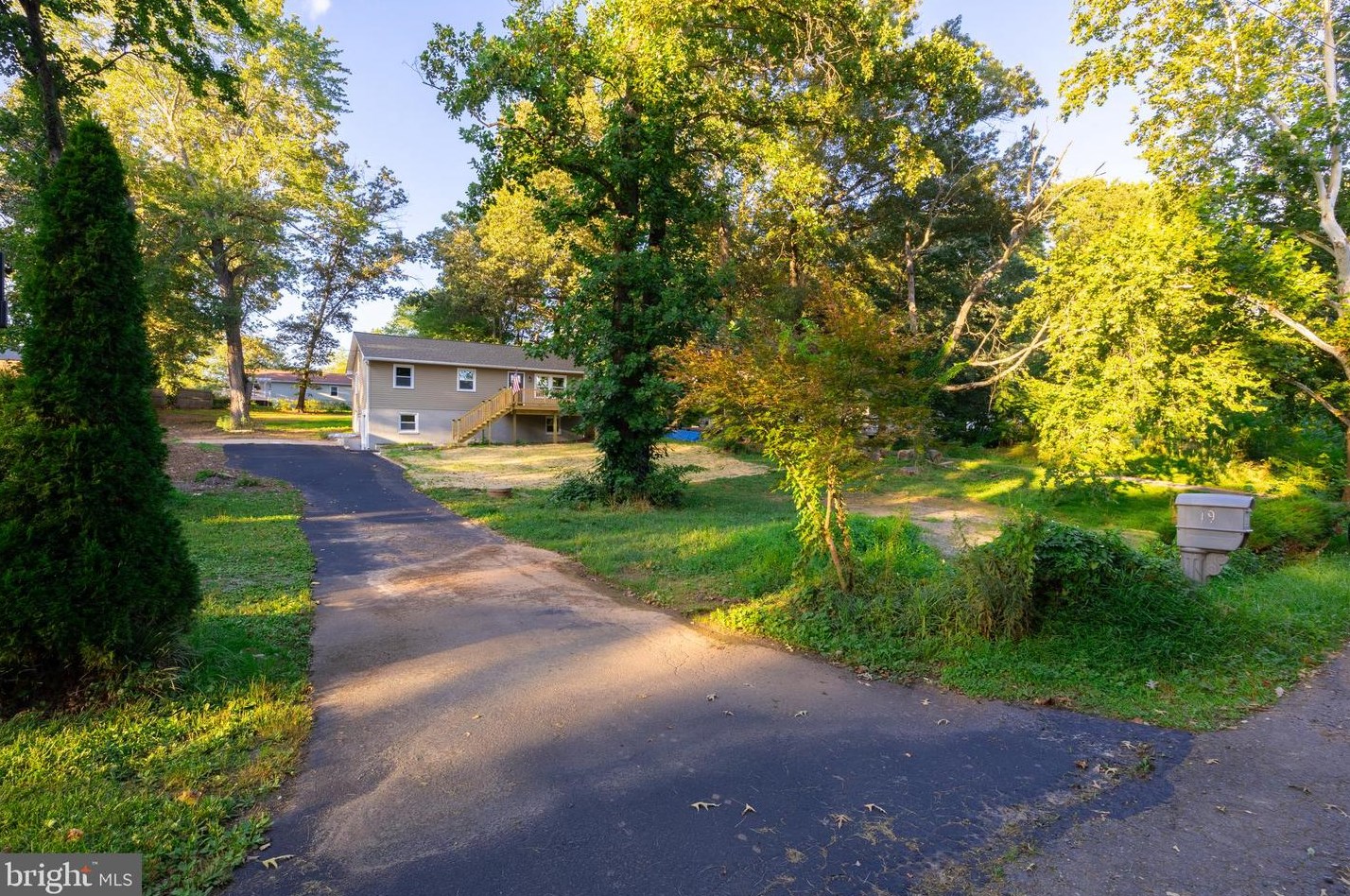 19 Hickory Ln, Stafford, VA 22556