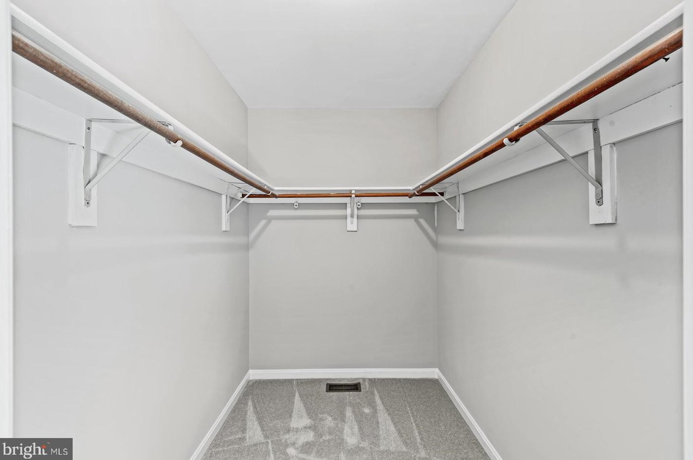 10 Darbywood Ct, Stafford VA 22554-7848 exterior