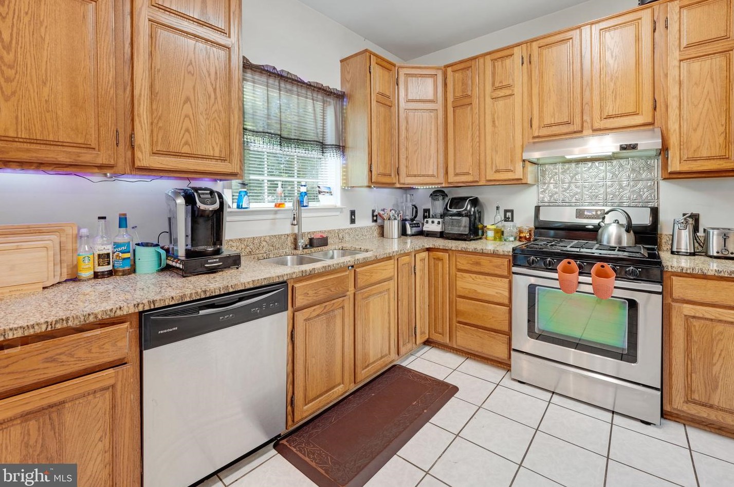 16 Regency Dr, Stafford VA 22554-7832 exterior