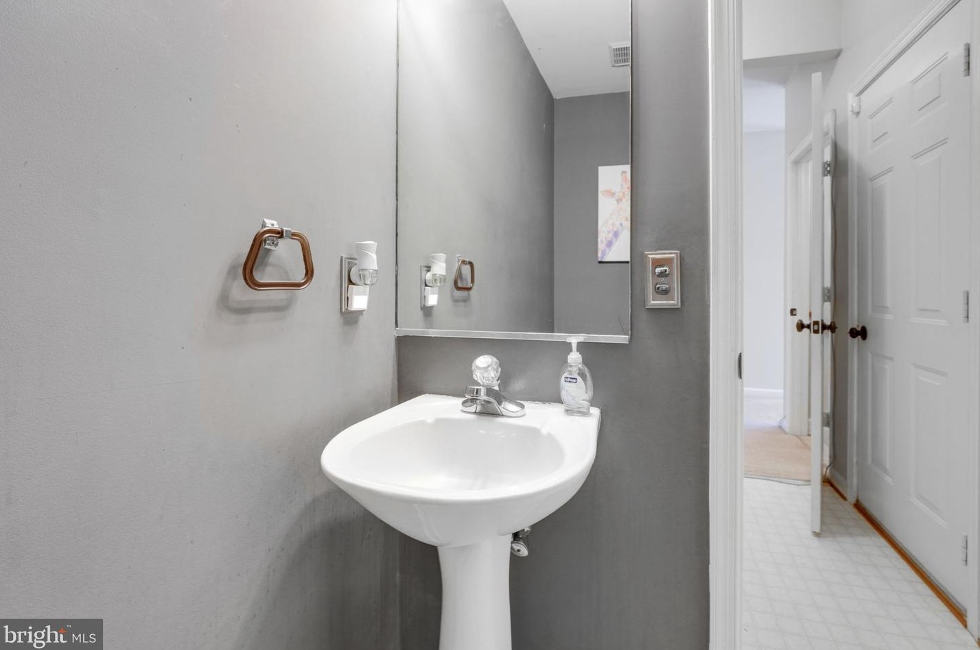 16 Regency Dr, Stafford VA 22554-7832 exterior