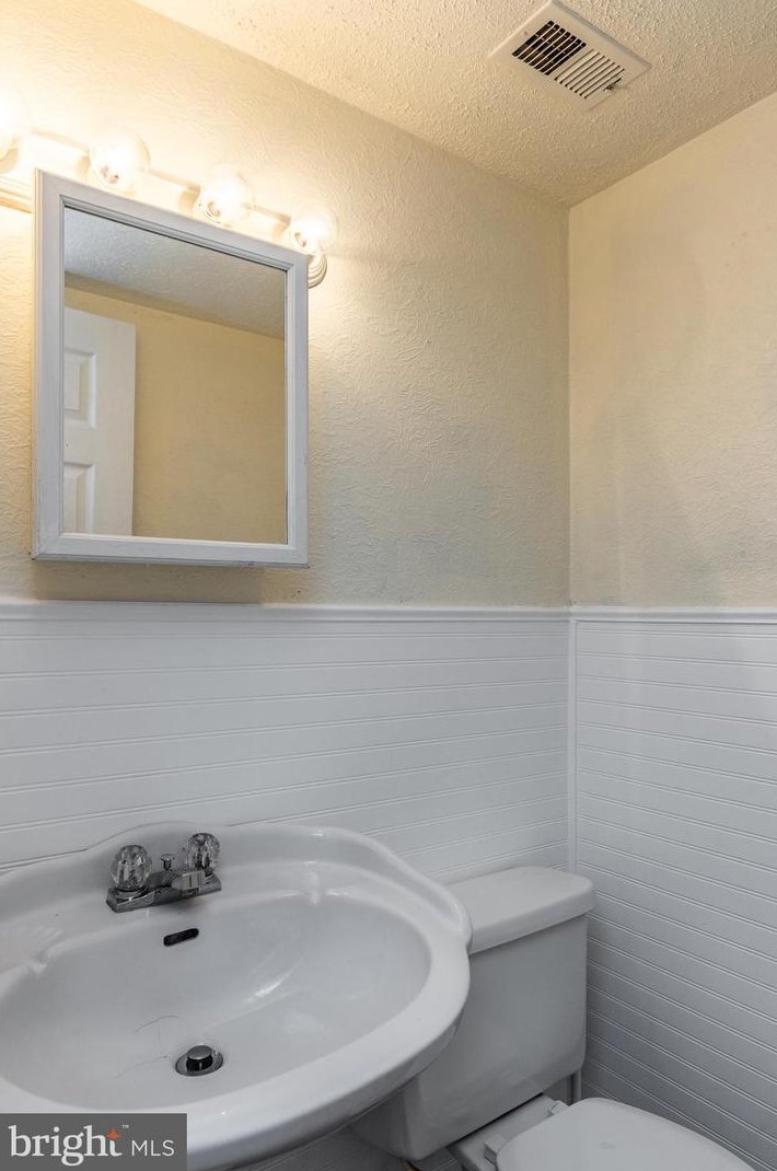 19 Oak Rd, Stafford VA  22556-3865 exterior