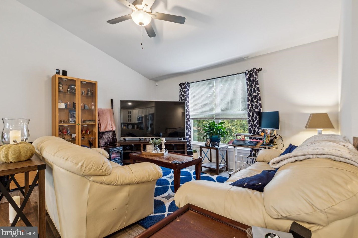 1015 Harbour Dr, Stafford VA  22554-1930 exterior