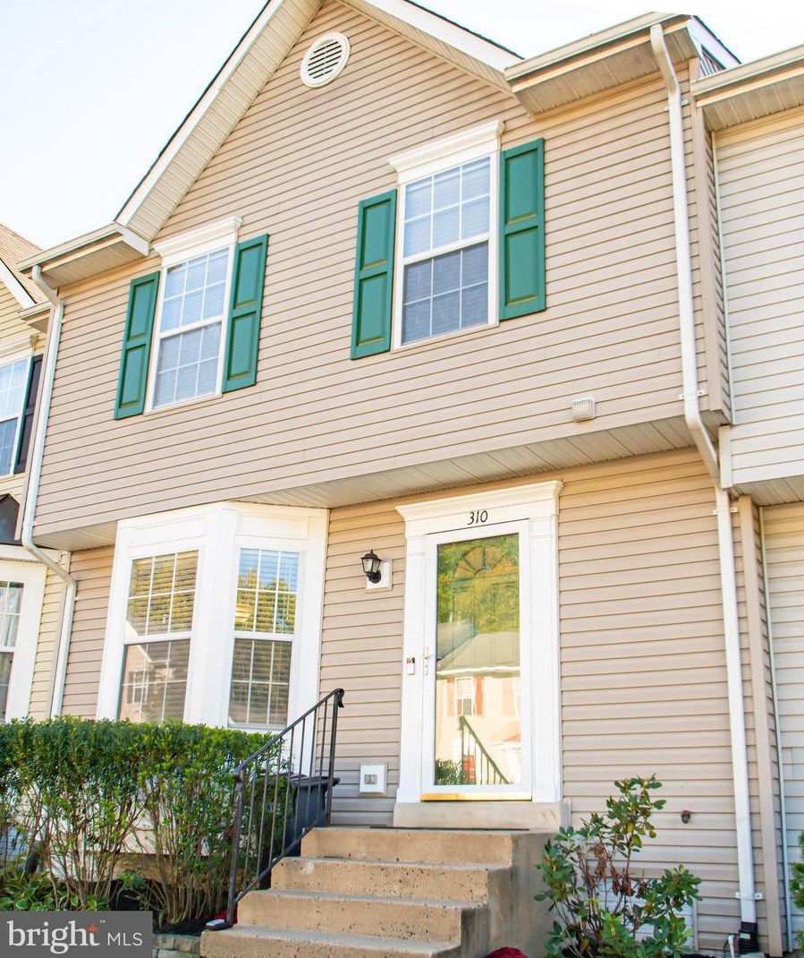 310 Kings Crest Dr, Stafford, VA 22554-4798