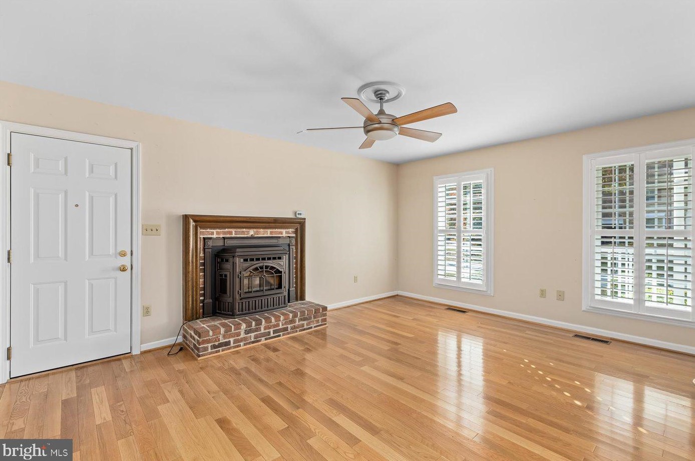 111 Oakwood Dr, Stafford VA  22554-3924 exterior