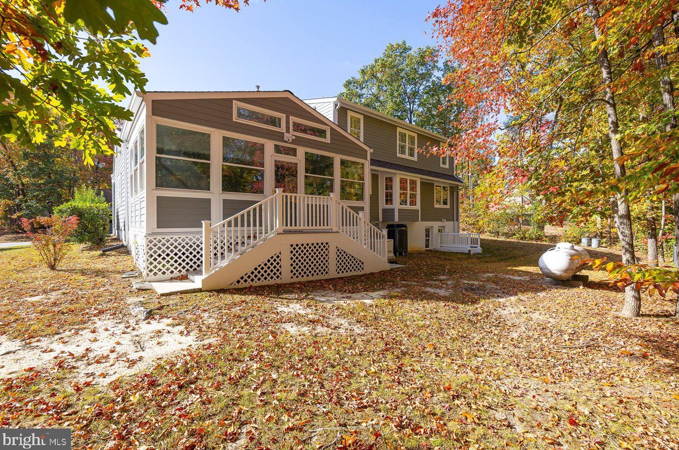 111 Oakwood Dr, Stafford VA  22554-3924 exterior