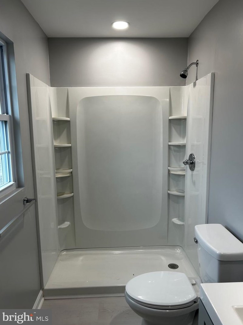 1253 Mountain View Rd, Fredericksburg, VA 22406