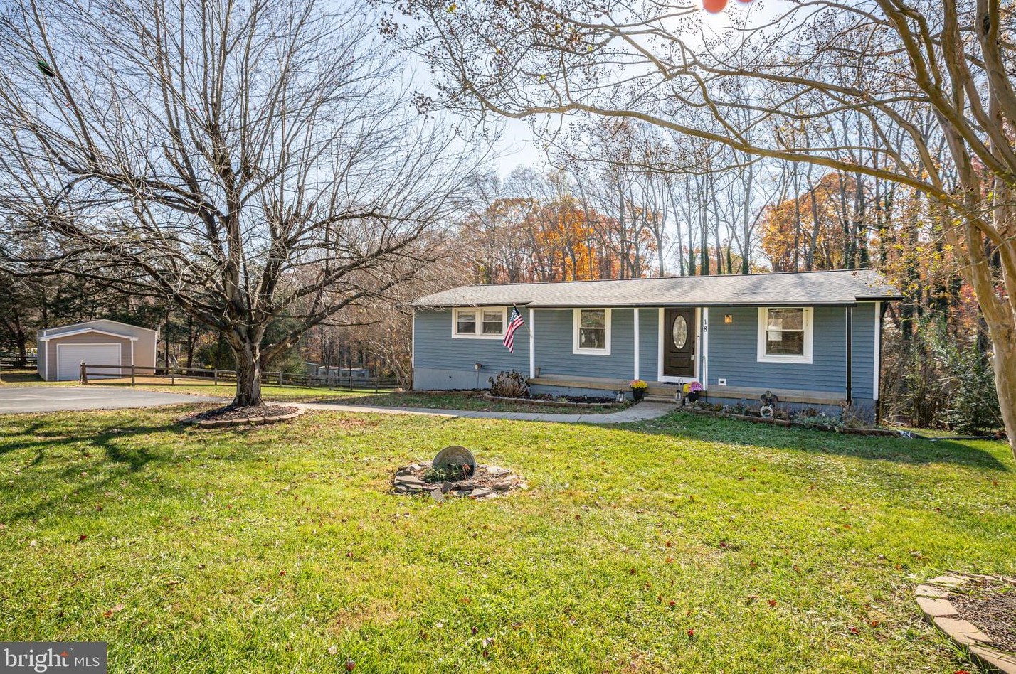 18 Hidden Lake Dr, Stafford, VA 22556-1254