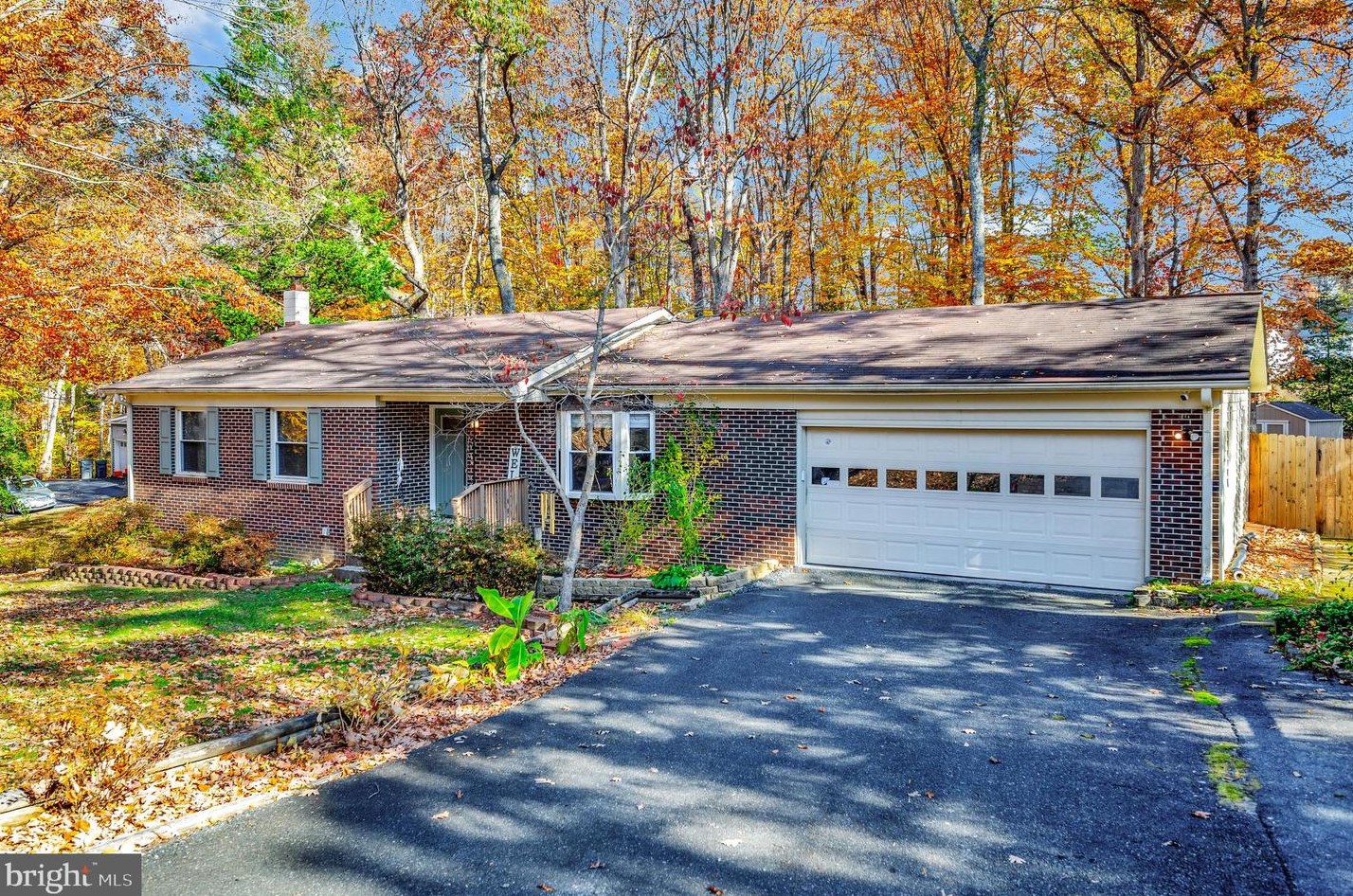 21 Greenridge Dr, Stafford VA  22554-5122 exterior