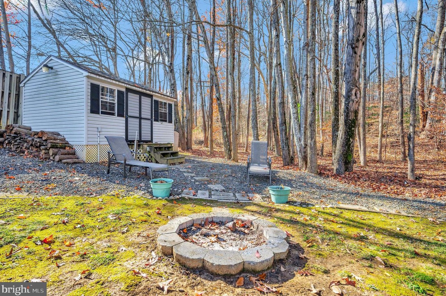 17 Pin Oak Ct, Stafford VA  22554-7923 exterior