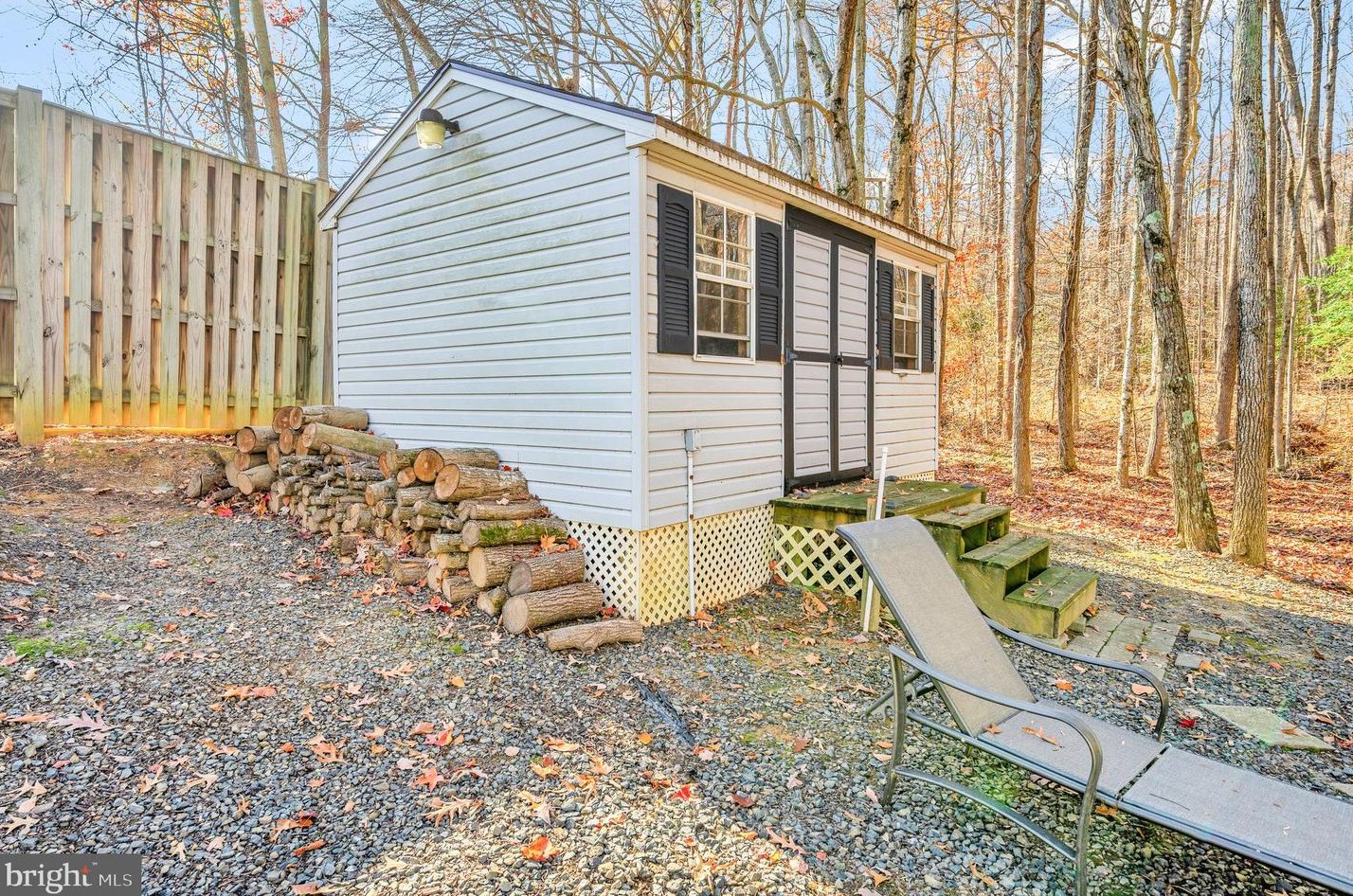 17 Pin Oak Ct, Stafford VA  22554-7923 exterior