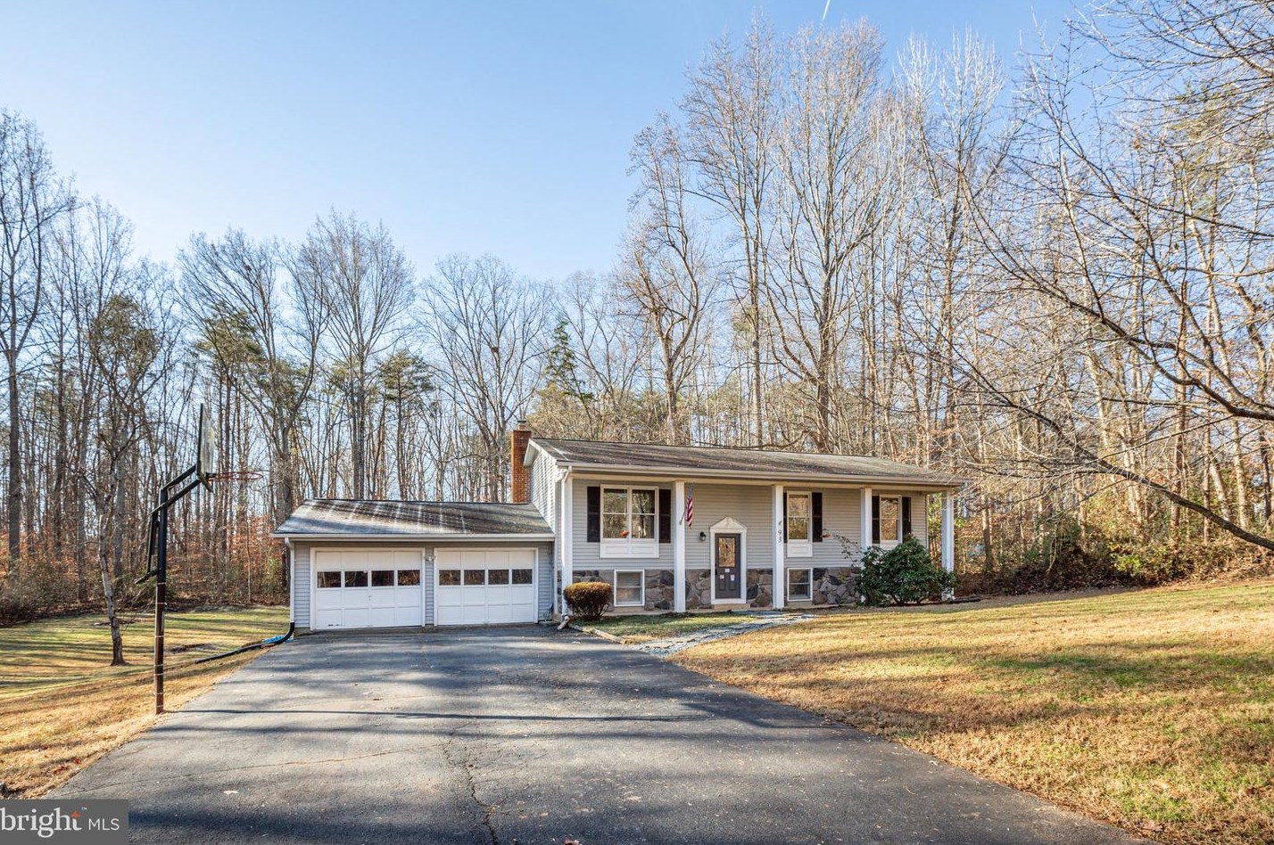 93 Dunbar Dr, Stafford VA  22556-6002 exterior