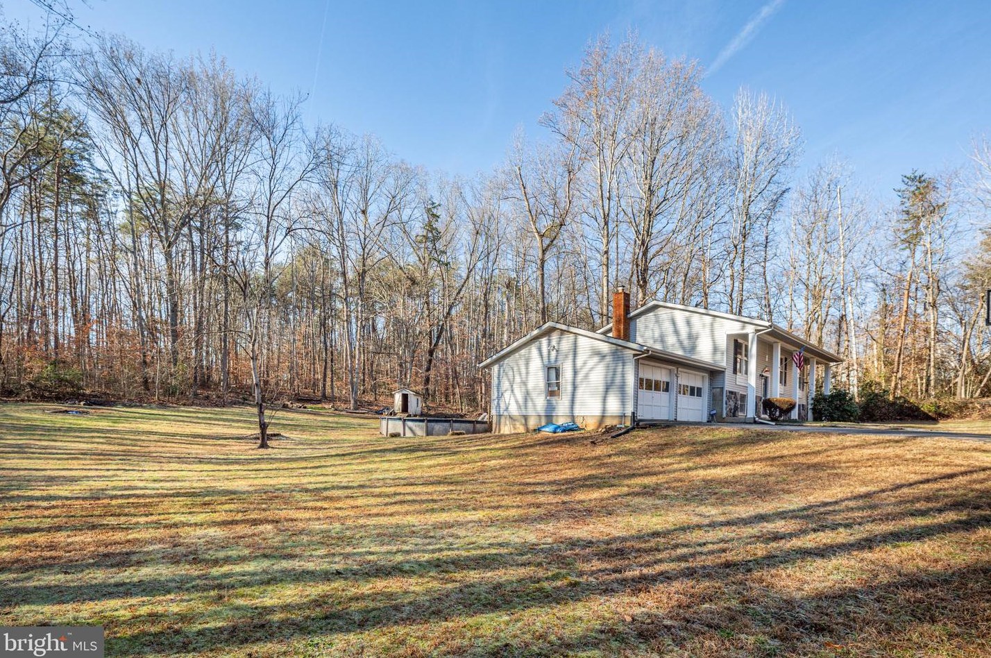 93 Dunbar Dr, Stafford VA  22556-6002 exterior