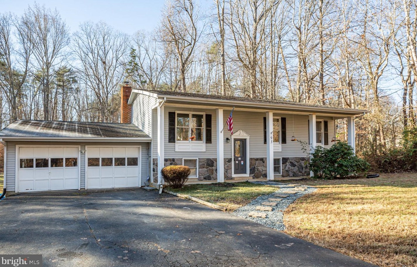 93 Dunbar Dr, Stafford VA  22556-6002 exterior