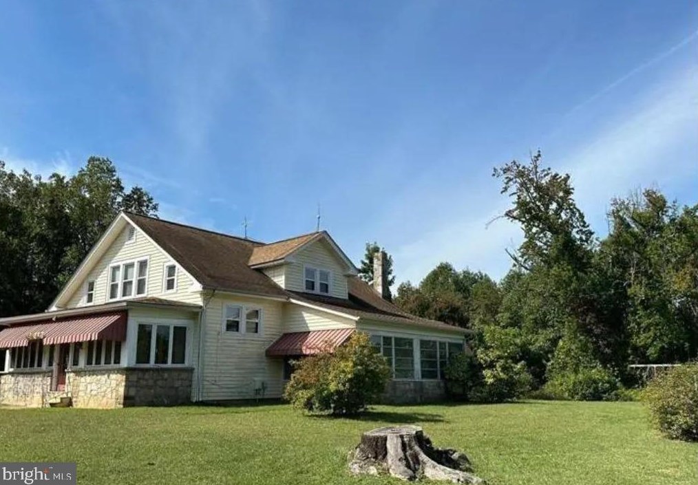 885 Truslow Rd, Fredericksburg, VA 22406