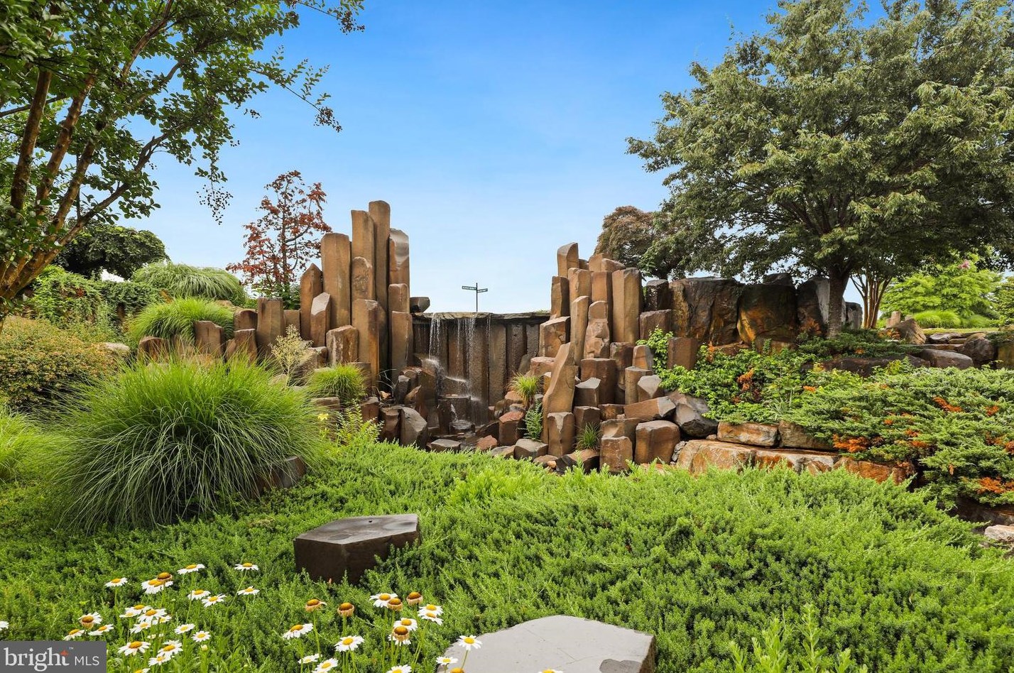 26 Table Bluff Dr, Fredericksburg VA  22406-5458 exterior