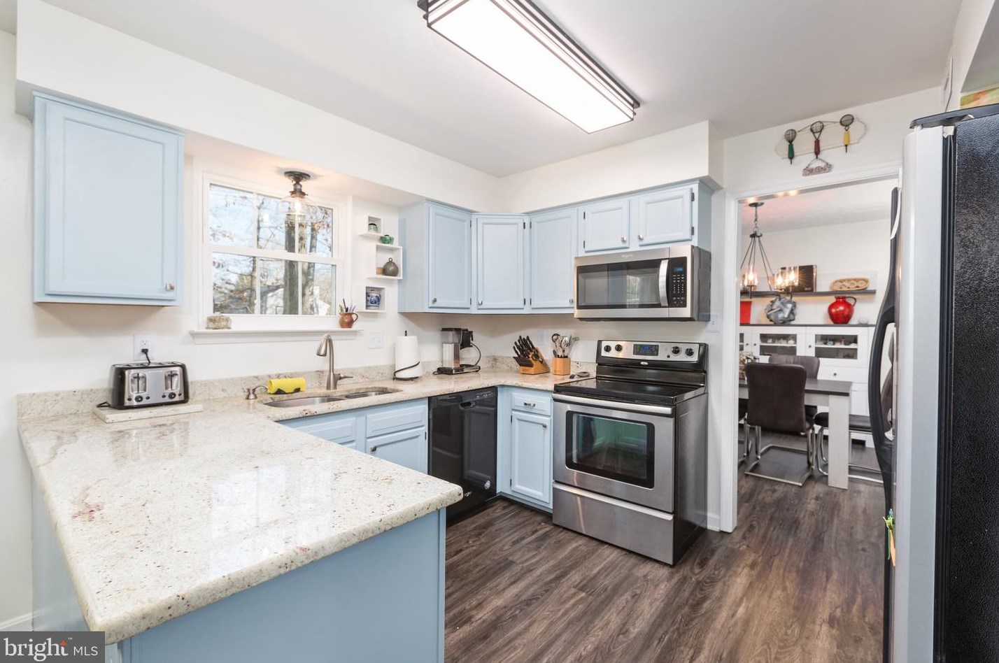 14 Sweetbriar Ct, Fredericksburg, VA 22405-2893