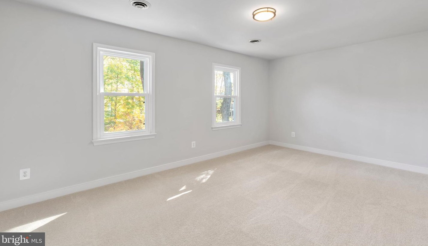 700 Winterberry Dr, Fredericksburg VA  22405-2056 exterior