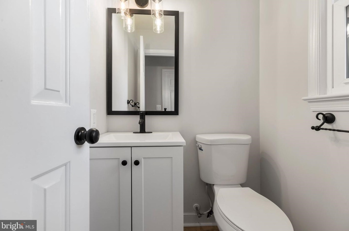 700 Winterberry Dr, Fredericksburg VA  22405-2056 exterior