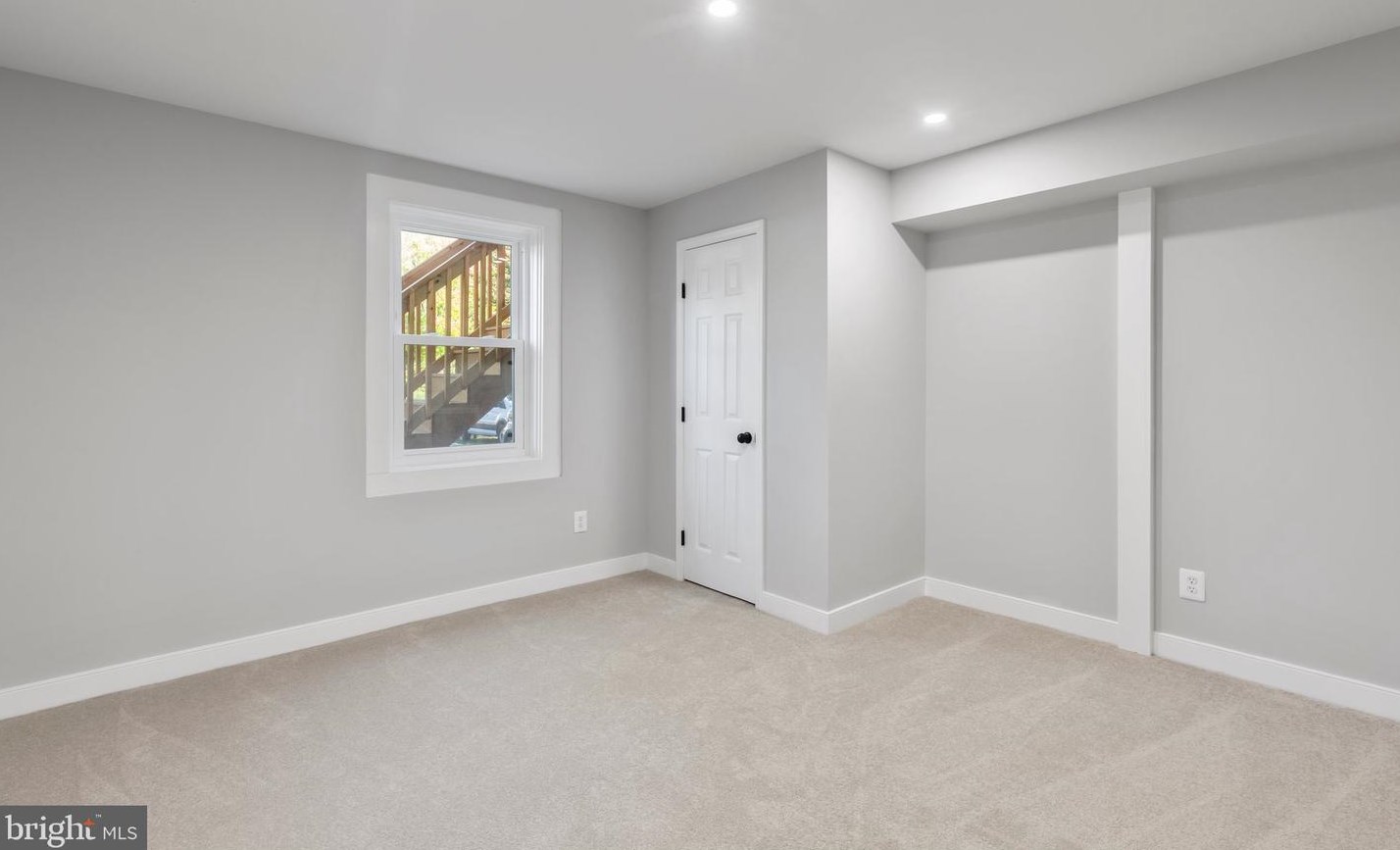 700 Winterberry Dr, Fredericksburg VA  22405-2056 exterior