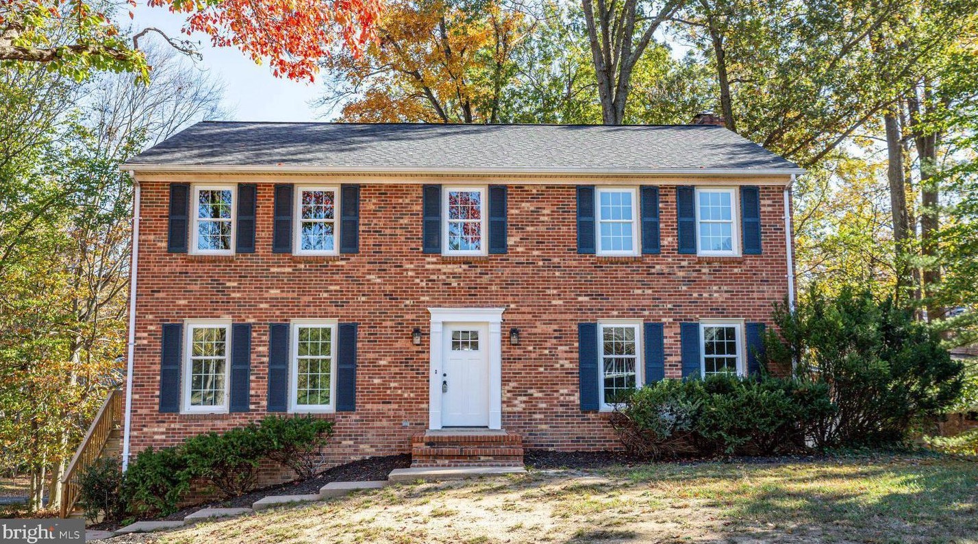 700 Winterberry Dr, Fredericksburg VA  22405-2056 exterior