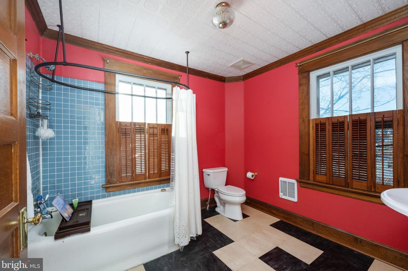 110 Madison Ave, Fredericksburg VA  22405-2527 exterior