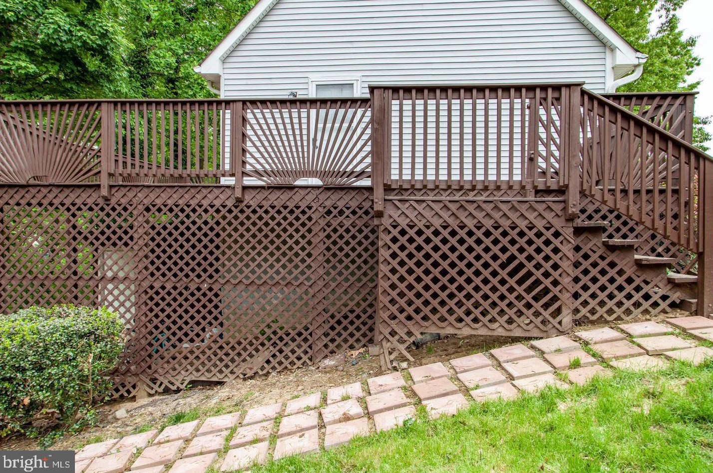 5 Yucca Dr, Fredericksburg VA  22405-6323 exterior