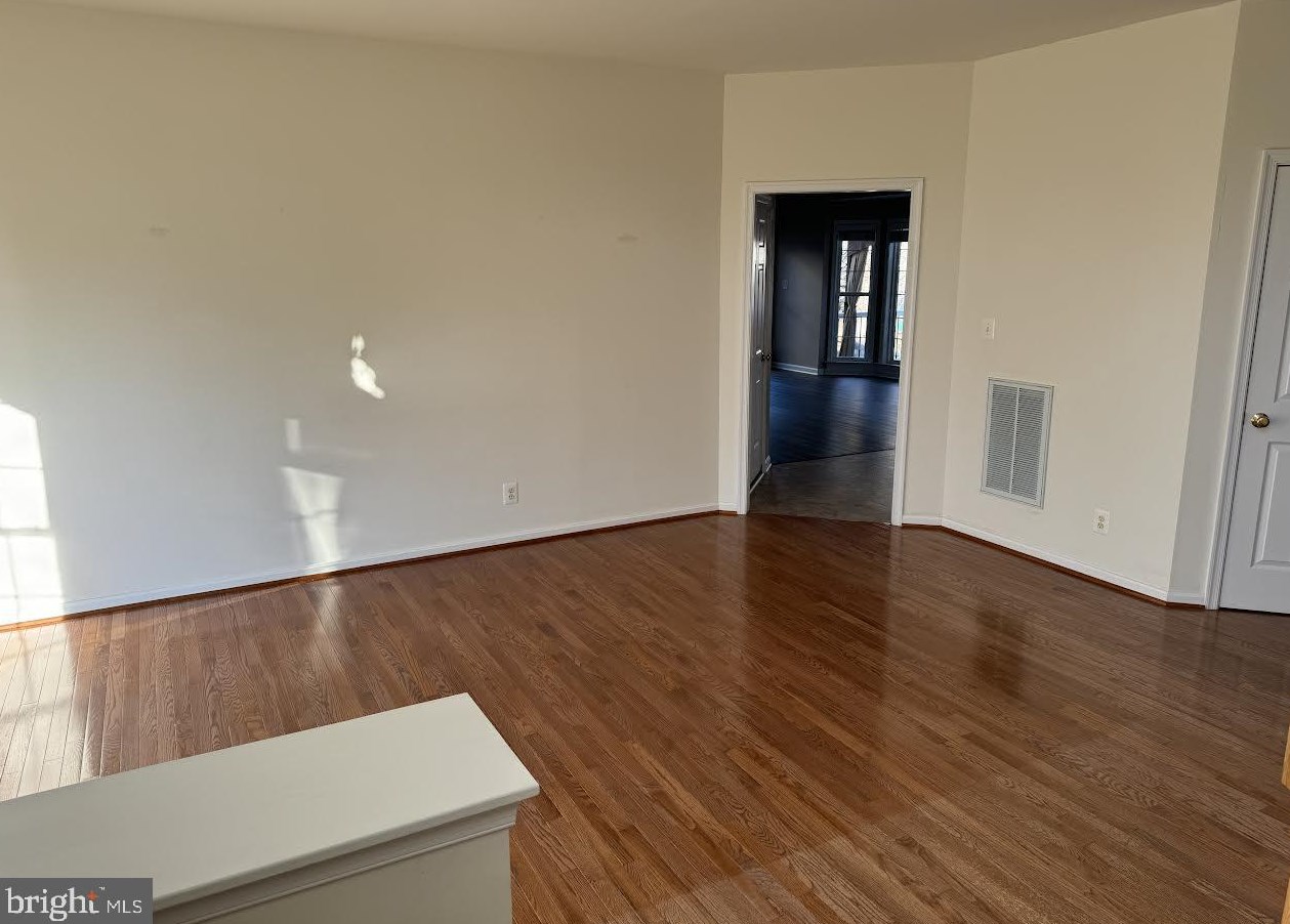 6 Ridge Hollow Dr, Fredericksburg, VA 22405