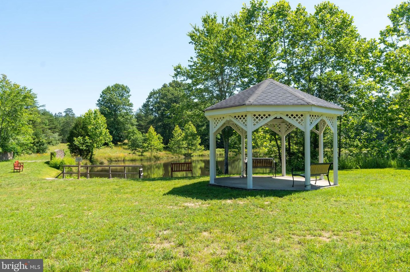 8 Riva Ridge Ln, Stafford VA  22556-6670 exterior